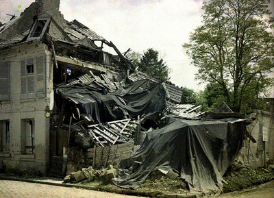 Angolo della rue des Minimes, Soissons, Aisne, Francia, 1917 da Fernand Cuville